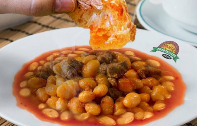 ÇÖMLEK KURU FASULYE - İstanbul, Çamlıca Tepesi  - NE YENİR? - Kuru, pilav, Akçaabat köfte, kabak tatlısı, sütlaç