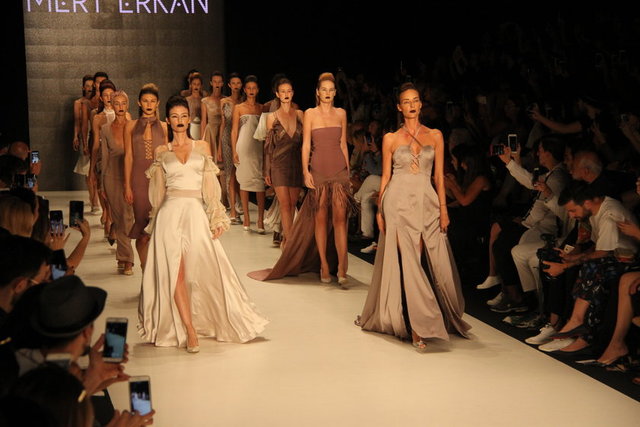 MERT ERKAN DEFİLE