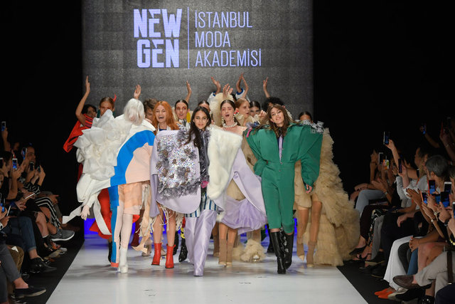 NEW GEN DEFİLE