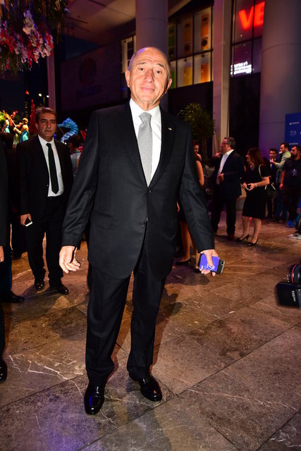 NİHAT ÖZDEMİR