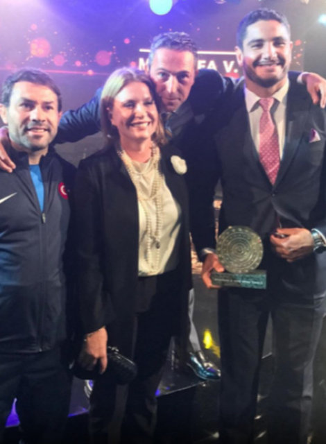 CAROLINE, ALİ KOÇ, TAHA AKGÜL