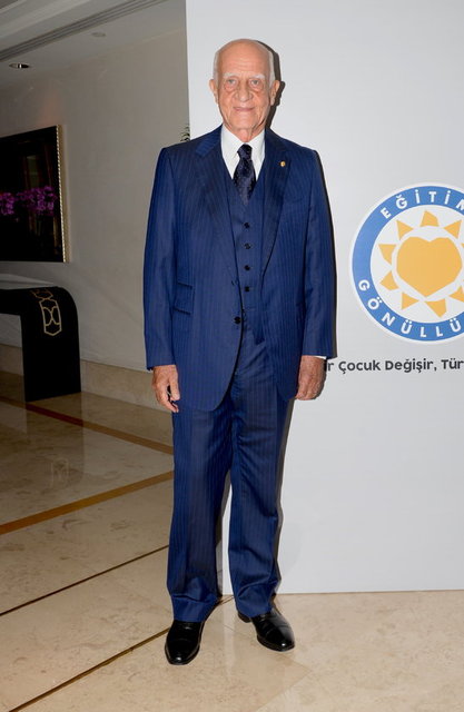İNAN KIRAÇ