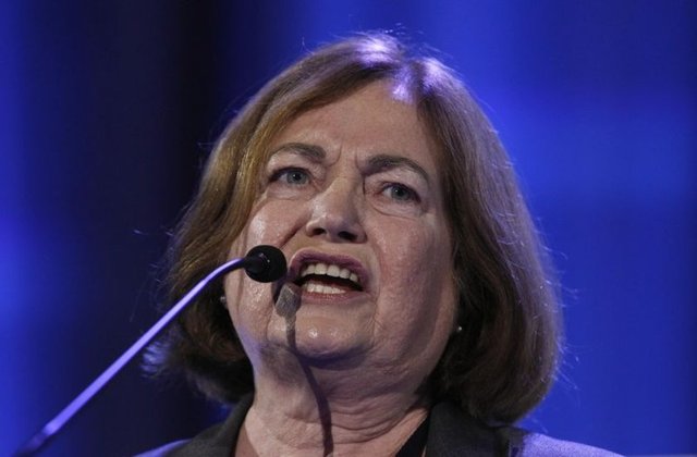 Mairead Corrigan - 1976 yılında Nobel Barış Ödülü'nü yukarıdaki Betty Williams ile paylaşmıştır.