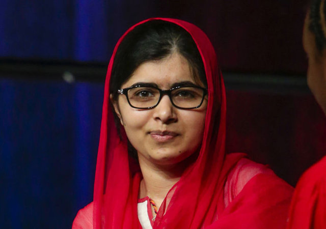 Malala Yousafzai - Malala Yusufzay kızların okuması için yürüttüğü kampanyalar nedeniyle 17 yaşında 2014'te Nobel Barış Ödülü'ne layık görüldü. -  