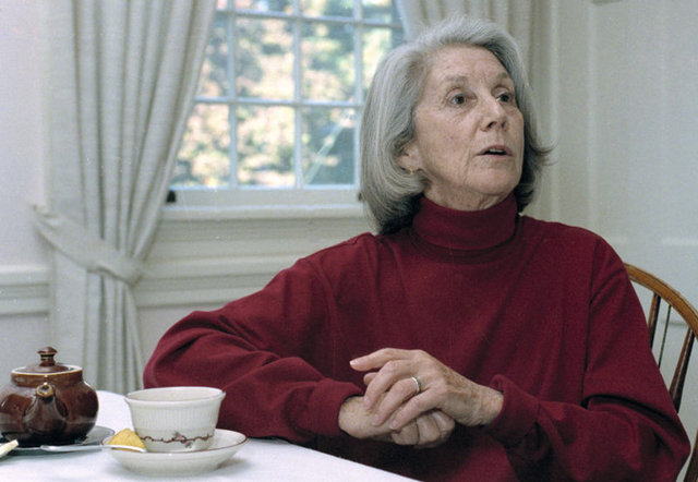 Nadine Gordimer - 1991'de Nobel Edebiyat Ödülü'nü kazanmıştır. -  