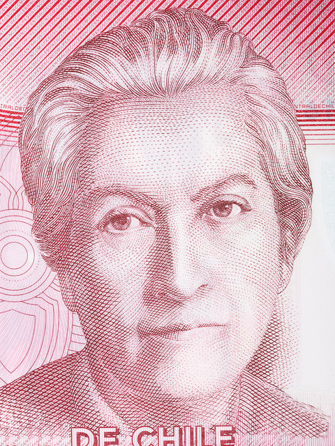  Gabriela Mistral - 1945'te edebiyat dalında Nobel Ödülü'nü aldı. Bu ödüle layık görülen ilk Latin Amerikalı'dır.