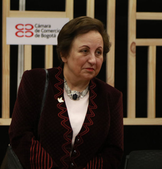 Shirin Ebadi - 2003 Nobel Barış Ödülü'nü özellikle kadın ve çocuk hakları olmak üzere demokrasi ve insan hakları adına cesur girişimleriyle kazanmıştır. -  
