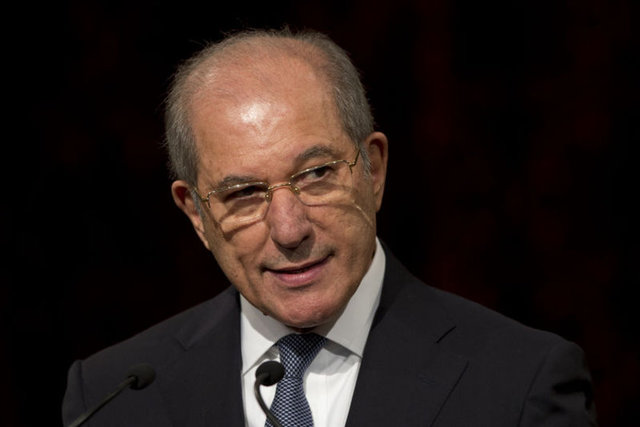 2013 yılında ise genel direktörlüğünü Türk diplomat Ahmet Üzümcü'nün yaptığı "Kimyasal Silahların Yasaklanması Örgütü- OPCW" Nobel Barış Ödülü'nü kazandı.