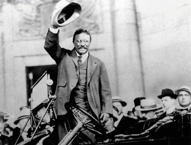 Eski ABD Başkanı Theodore Roosevelt ise aday gösterildiği ilk sene Nobel Barış Ödülü'nü kazandı.