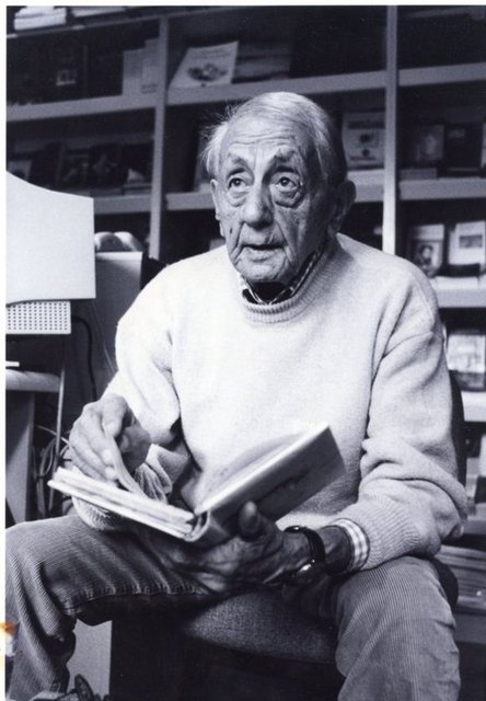Ayrıca şair İlhan Berk de Nobel Edebiyat Ödülü'ne aday gösterilmiştir.