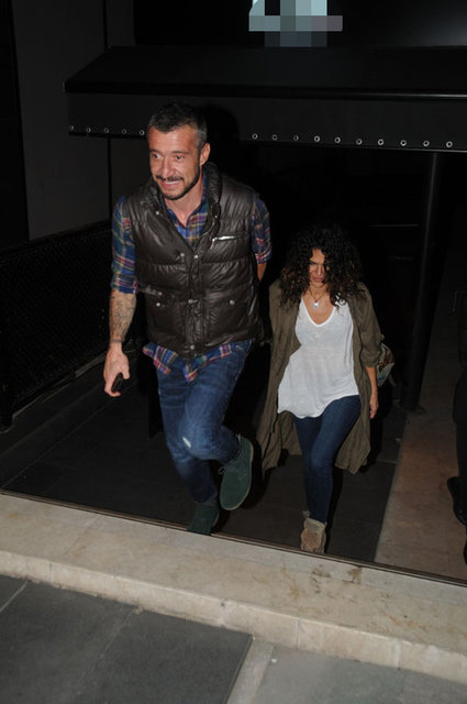 10 gün önce barışan oyuncu Gamze Topuz ile eski futbolcu Tümer Metin, önceki akşam Nişantaşı'nda bir mekanda eğlendi. 