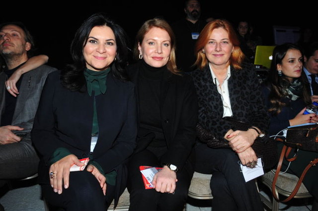 CAROLINE KOÇ, BANU YENTÜR