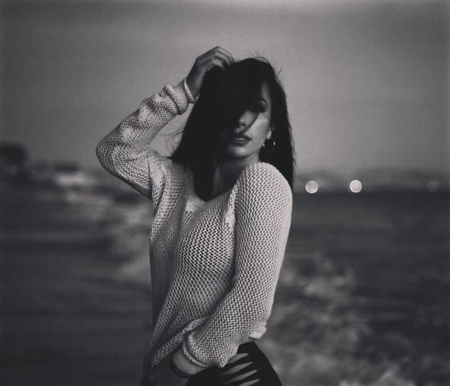 Bu yıl şubat ayında öğrenim görmekte olduğu bilgisayar mühendisliği bölümünü yarıda bırakarak, müzik kariyeri için ABD'nin Los Angeles kentine giden Nouri, kısa sürede yapımcıların da dikkatini çekti.