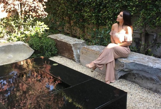 Gazete Habertürk'ün haberine göre Nouri'nin, Daddy's Home 2 (Babalar Savaşıyor 2) filmi için seslendirdiği şarkı, büyük beğeni topladı.  -  