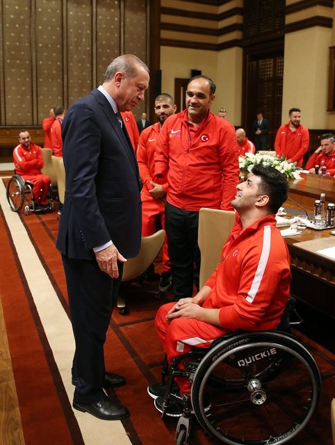 Kabulde, Gençlik ve Spor Bakanı Osman Aşkın Bak, Türkiye Futbol Federasyonu Bakanı Yıldırım Demirören ile diğer yetkililer de hazır bulundu. -  