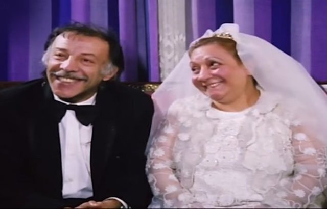 Oğlunun ölüm haberini İzmir'deki bir oyun öncesi alan Adile Naşit, bu habere rağmen sahneye çıktı ve bütün salonu güldürdü. Ama bu olay bütün hayatını değiştirdi. İzmir'den İstanbul'a geldiği uçaktan perişan bir halde inen Hafize Ana, bir daha uçağa binmedi ve doğum gününü kutlamadı.