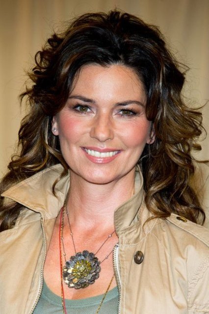 SHANIA TWAIN - Shania Twain günümüzün başarılı şarkıcılarından biri. Ancak çocukluğu hiç de öyle geçmedi. Twain, yoksul bir ailenin çocuğu olarak dünyaya geldi.