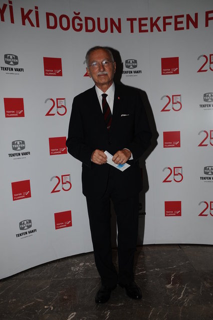 EKMELEDDİN İHSANOĞLU