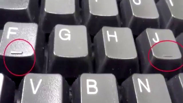KLAVYEDEKİ F VE J HARFLERİNİN ALTINDAKİ ÇIKINTILAR - Klavye ile 10 parmak yazı yazarken F ve J harfleri işaret parmakların durduğu yerlerdir.