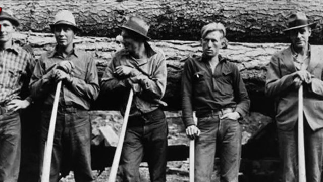 Kıyafetlerin yıpranan yerlerinin birleşmesi için zımba dikmek çözüm olarak düşünüldü.