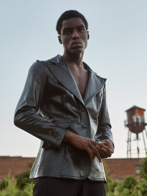 Ancak cezası biter bitmez modelliğe adım attı. -  