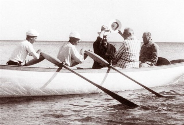 Atatürk, 1935 yılında Florya'da görülüyor. 
