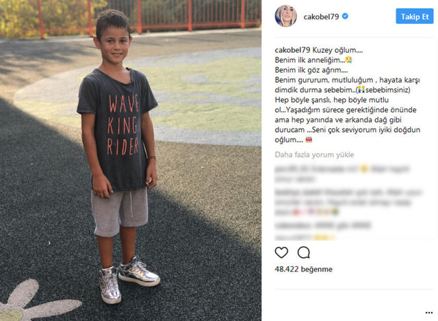 Şikel, 8 yaşına basan oğlu için instagramda paylaştığı fotoğrafın altına  "Kuzey oğlum.... Benim ilk anneliğim... Benim ilk göz ağrım... Benim gururum, mutluluğum , hayata karşı dimdik durma sebebim... (Sebebimsiniz) Hep böyle şanslı, hep böyle mutlu ol... Yaşadığım sürece gerektiğinde önünde ama hep yanında ve arkanda dağ gibi durucam... Seni çok seviyorum iyi ki doğdun oğlum...." notunu düştü.