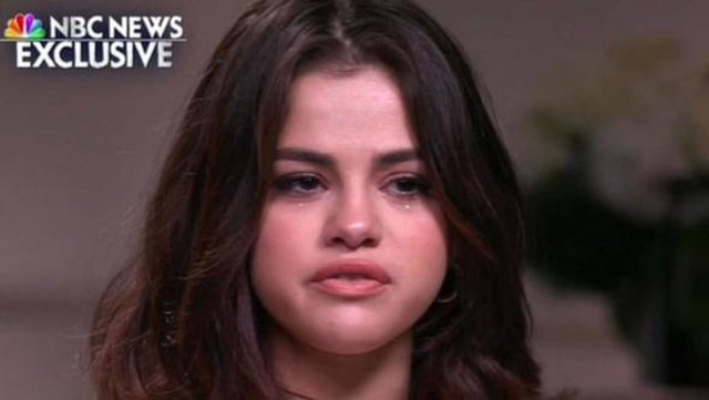 Geçtiğimiz yaz en yakın arkadaşının bağışıyla böbrek nakli olan ve hayata o şekilde tutunan genç yıldız Selena Gomez, yaşadığı zor süreci anlattı.