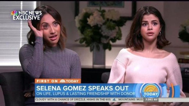Kendisine bir böbreğini bağışlayan yakın arkadaşı Francia Raisa ile birlikte Today Show adlı programa konuk olan Gomez, operasyonu ve sonrasında yaşadığı süreci anlatırken gözyaşlarını tutamadı. 