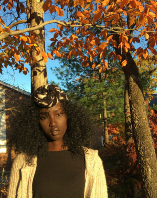 Daha sonra ise bu fotoğrafçı, Anok Yai'nin fotoğraflarını Instagram hesabından paylaştı. -  