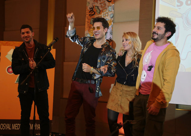 Klavye Delikanlıları 6. Bölüm Fotoğrafları