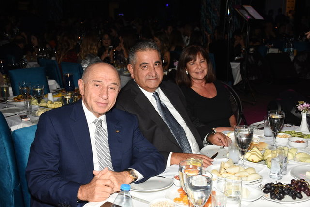 NİHAT ÖZDEMİR, MAHMUT - EMEL USLU