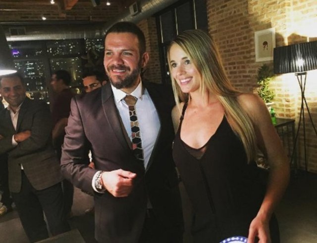 AMERİKA'DA EVLENDİ - Sürpriz bir kararla Amerika'ya yerleşen Tolga Karel Amerikalı model Sarah Scotti ile hayatını birleştirdi.