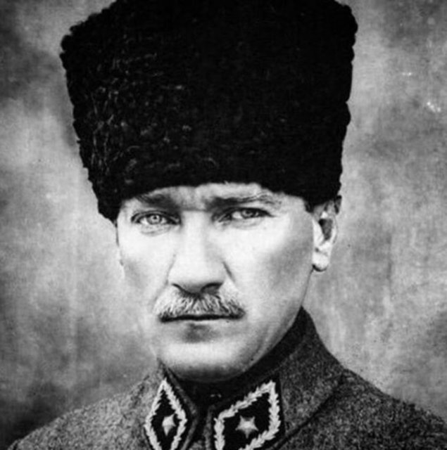 Demet Akalın - Türk Milleti seni özlemle anıyor... İlelebet de  bu saygı özlem hiç bitmeyecek.