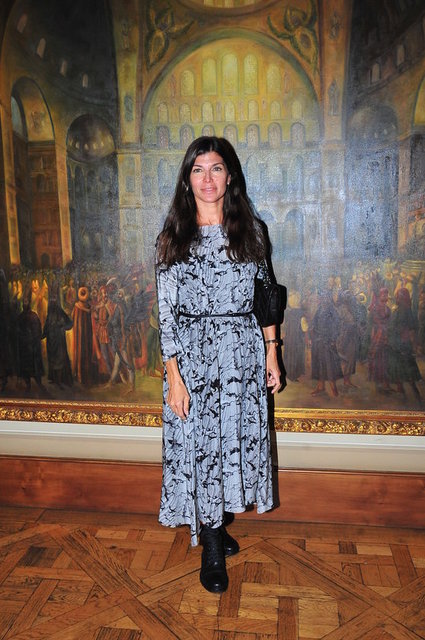 ZEYNEP ÜSTÜNEL