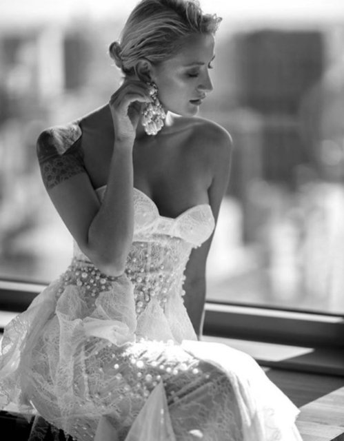 33 yaşındaki model, bir süre sonra fotoğrafını yoruma kapatsa da o zamana kadar takipçilerinden dikkat çekici yorumlar aldı.  -   -  