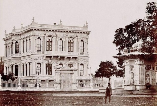 Küçüksu Kasrı ve Mihrişah Valide Sultan Çeşmesi (1900'lü yıllar)