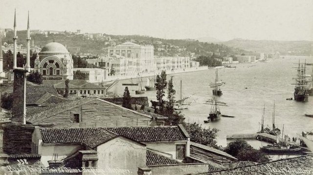 Dolmabahçe (1900'lü yıllar. Sebah&Joaillier)