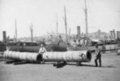 <p>İstanbul'un Fethi sırasında Fatih'in kullandığı toplar İngiliz askerleri tarafından Kasımpaşa'dan gemilere yüklenip İngiltereye gönderildi / 1920</p>