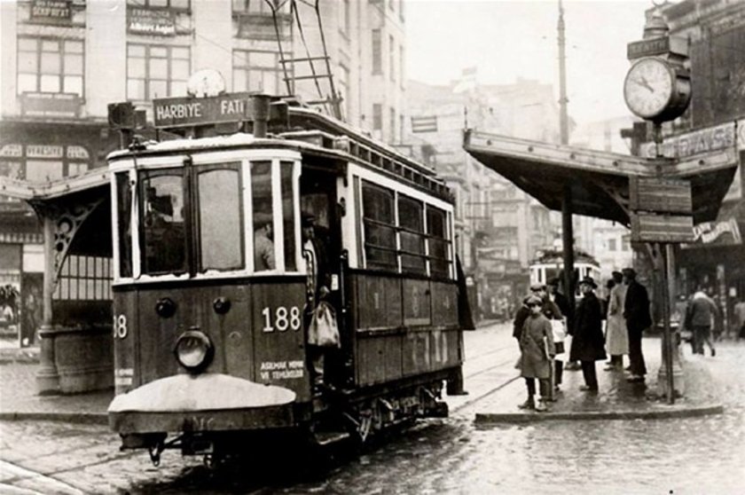 <p>Eminönü Meşhur Fatih Harbiye Tramvayı, 1940</p>