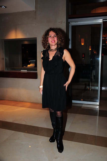 ELÇİN OFLAZ