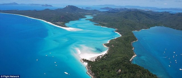 2. Whitehaven Beach, Avustralya