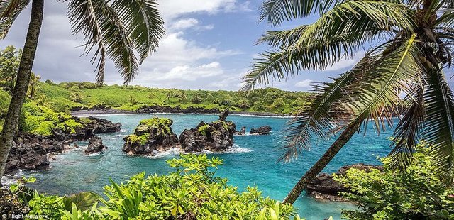 28. Honokalani Beach, Hawaii, ABD