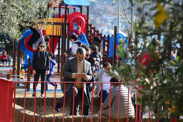 NİLÜFER JAH