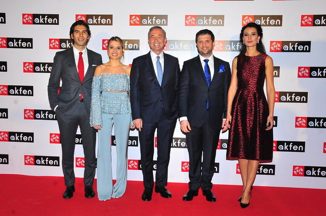 CEM BAVER - PELİN AKIN  ÖZALP, HAMDİ AKIN, SELİM - DİLARA AKIN