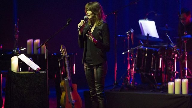 CARLA BRUNI