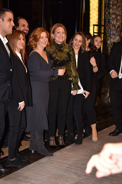 CAROLINE KOÇ, BANU YENTÜR