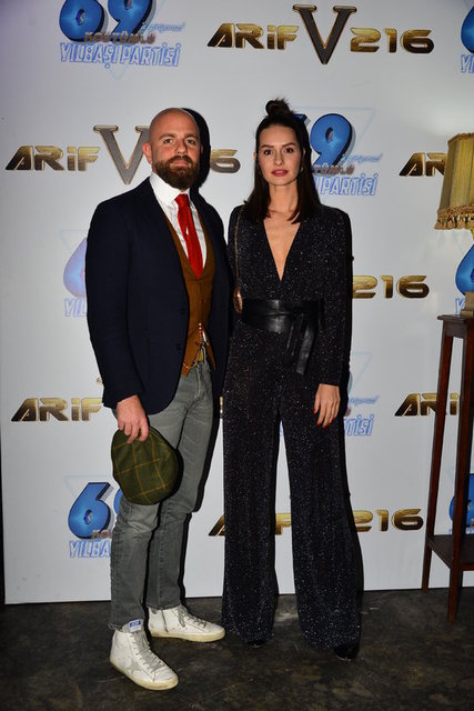 İZZET - YASEMİN ÖZİLHAN