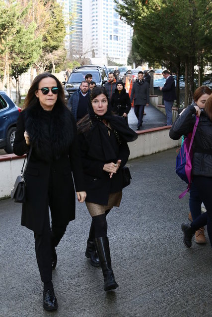 ZEYNEP ÜSTÜNEL