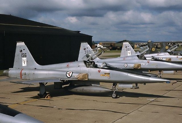 NORVEÇ - 49 SAVAŞ UÇAĞI - 46 X F-16A  - 3 X F-35A - SİPARİŞİ VERİLENLER: 42 X F-35A